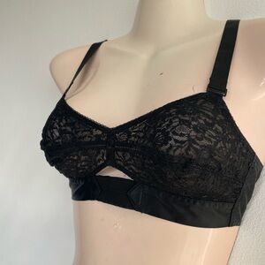 1950s Vintage Chansonette Maidenform USA Black Lace Satin Bra retro